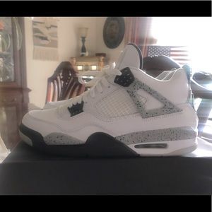 Air Jordan retro 4 OG cement size 10.5